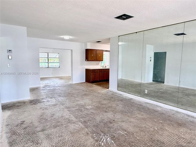 7008 NW 89th Ave, Tamarac, FL 33321