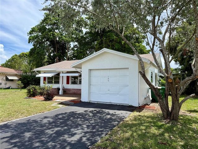7008 NW 89th Ave, Tamarac, FL 33321
