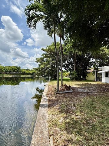 7008 NW 89th Ave, Tamarac, FL 33321