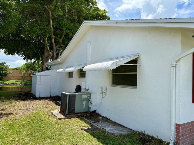 7008 NW 89th Ave, Tamarac, FL 33321