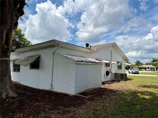 7008 NW 89th Ave, Tamarac, FL 33321