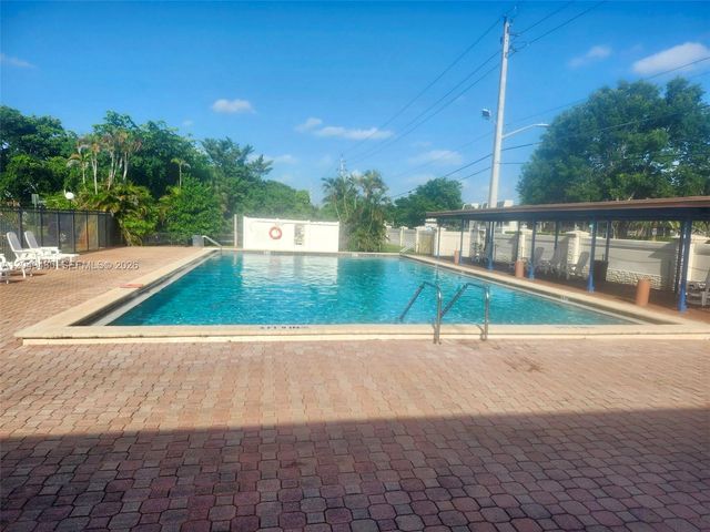 7008 NW 89th Ave, Tamarac, FL 33321