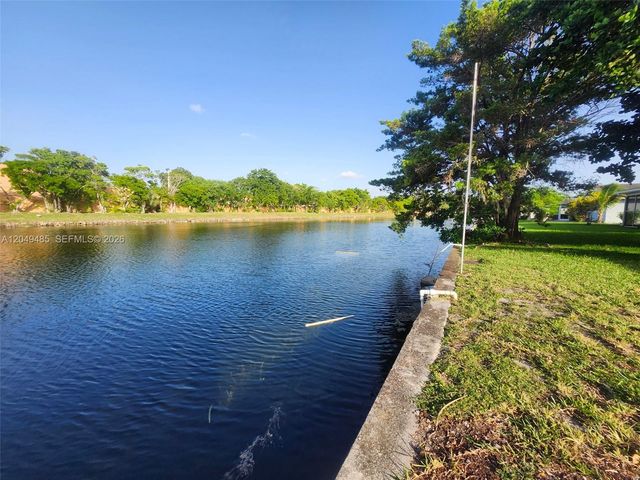7008 NW 89th Ave, Tamarac, FL 33321