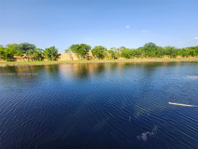 7008 NW 89th Ave, Tamarac, FL 33321