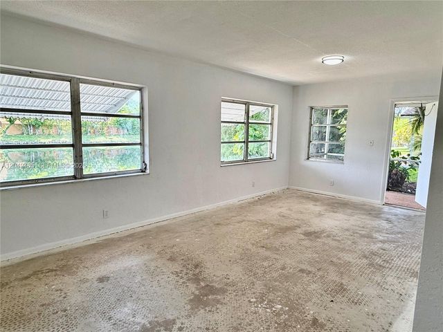 7008 NW 89th Ave, Tamarac, FL 33321