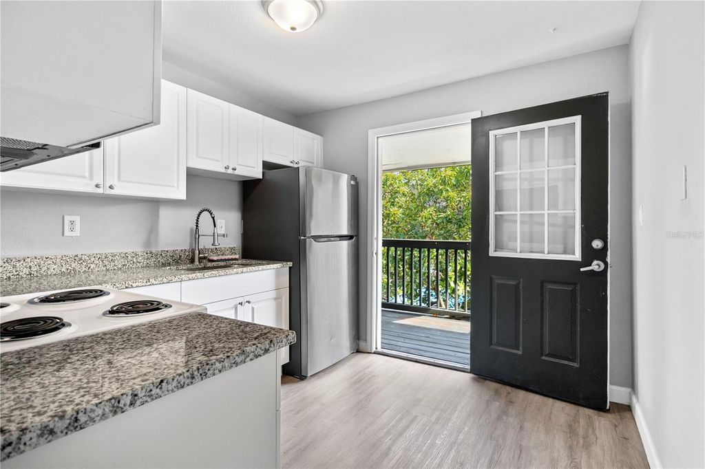 Image 14 of property listing at 205 POINSETTIA PINE COURT 201, Tampa, FL 33612