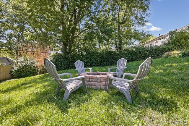 9826 Lullaby Lane, St Louis, MO 63114