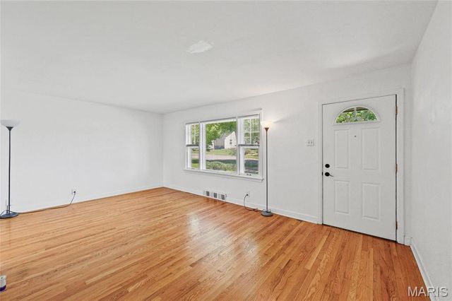 9826 Lullaby Lane, St Louis, MO 63114