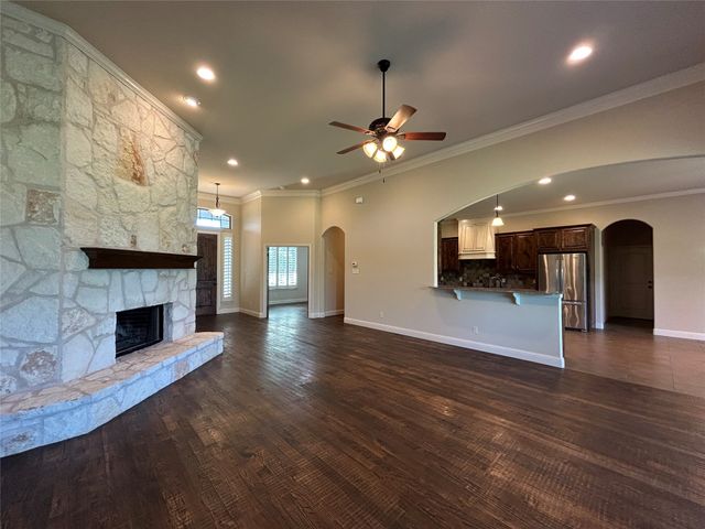 321 Antler Ridge Drive, Azle, TX 76020