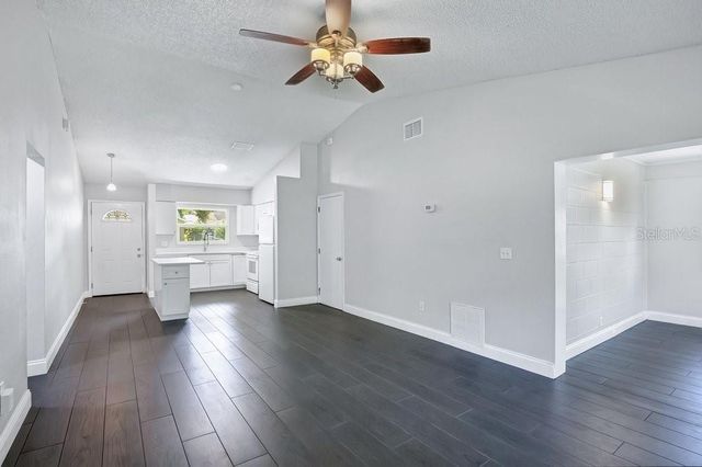 156 LAKE DRIVE, Orlando, FL 32835