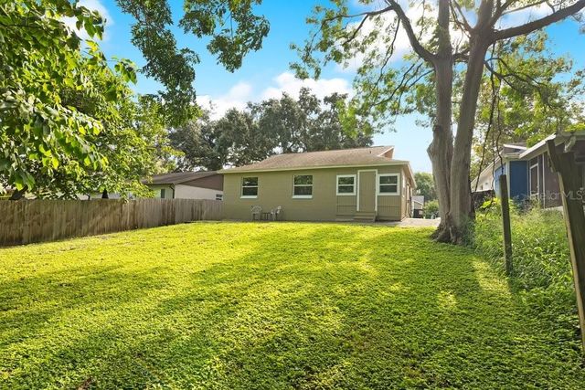 156 LAKE DRIVE, Orlando, FL 32835