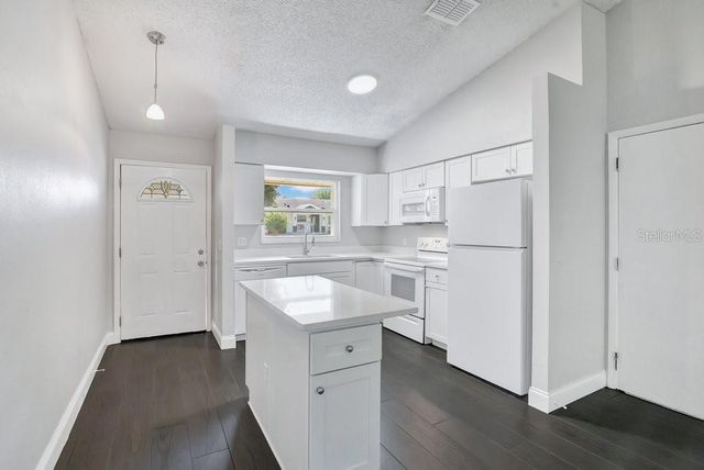 156 LAKE DRIVE, Orlando, FL 32835