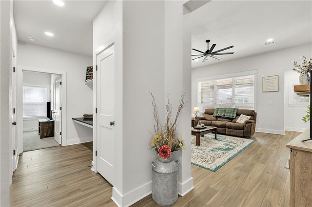 2913 Captain Court, Bryan, TX 77808