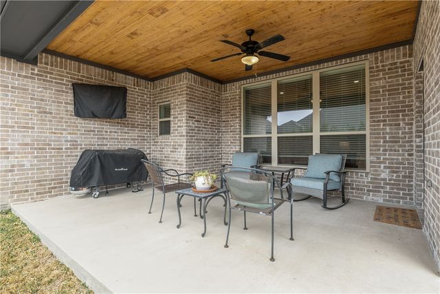 2913 Captain Court, Bryan, TX 77808