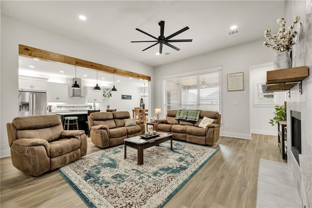 2913 Captain Court, Bryan, TX 77808