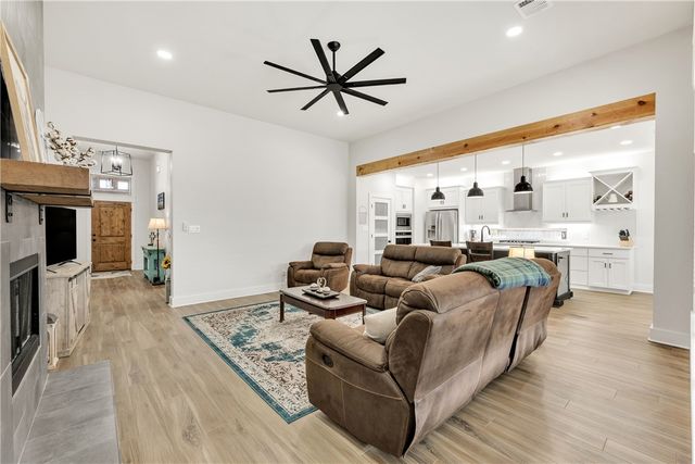 2913 Captain Court, Bryan, TX 77808