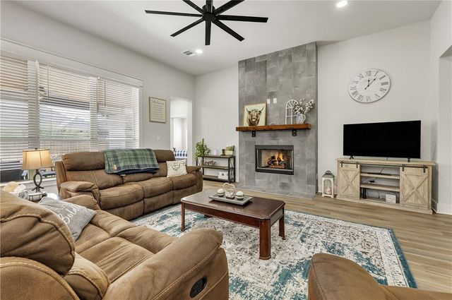 2913 Captain Court, Bryan, TX 77808