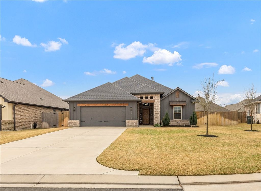 2913 Captain Court, Bryan, TX 77808