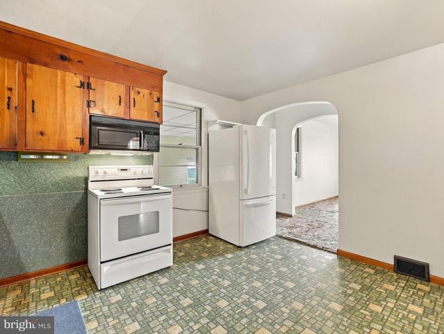 208 E SUNSET AVE, Williamsport, MD 21795