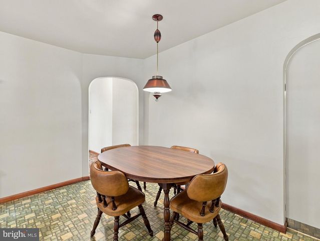 208 E SUNSET AVE, Williamsport, MD 21795