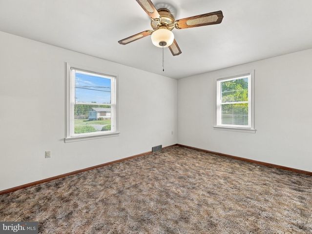 208 E SUNSET AVE, Williamsport, MD 21795