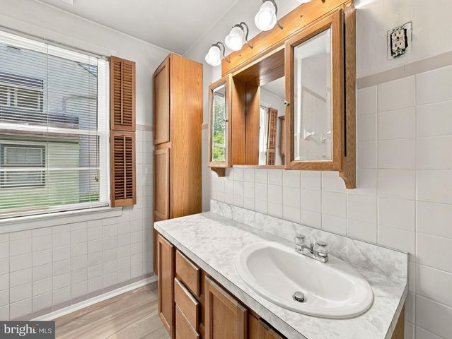 208 E SUNSET AVE, Williamsport, MD 21795