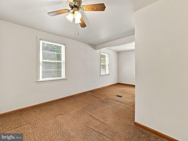 208 E SUNSET AVE, Williamsport, MD 21795