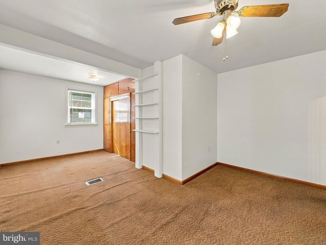 208 E SUNSET AVE, Williamsport, MD 21795