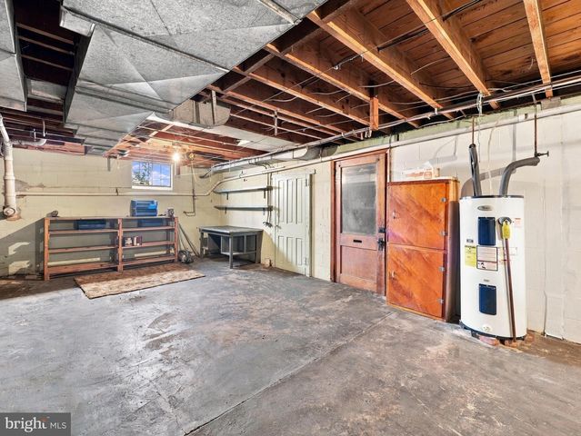 208 E SUNSET AVE, Williamsport, MD 21795