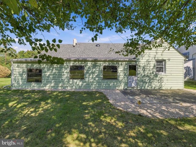 208 E SUNSET AVE, Williamsport, MD 21795