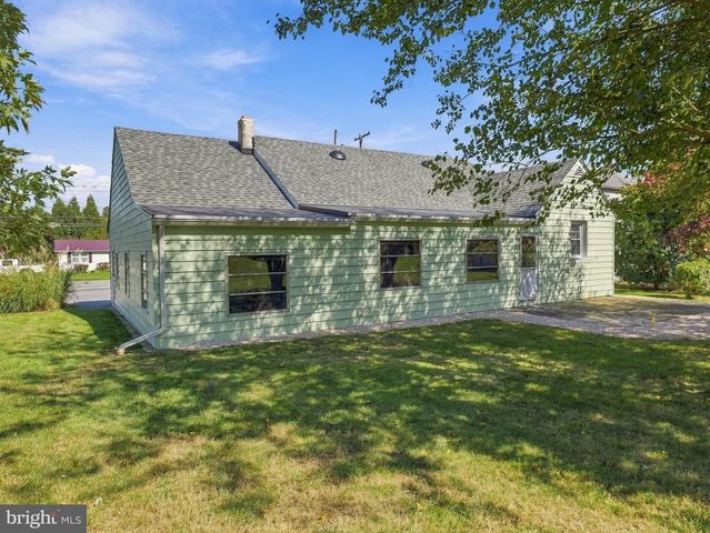 208 E SUNSET AVE, Williamsport, MD 21795