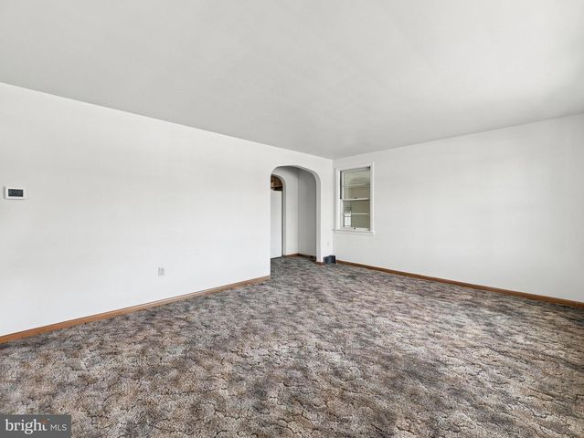 208 E SUNSET AVE, Williamsport, MD 21795