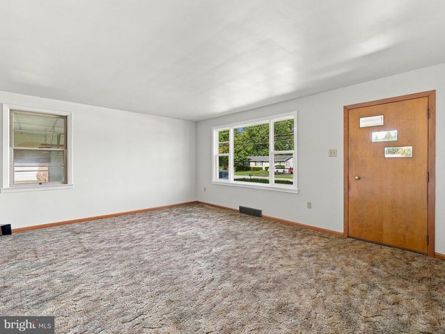 208 E SUNSET AVE, Williamsport, MD 21795