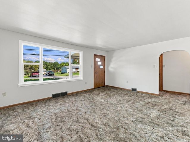 208 E SUNSET AVE, Williamsport, MD 21795