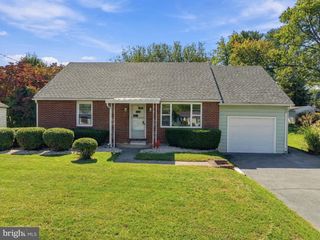 208 E SUNSET AVE, Williamsport, MD 21795