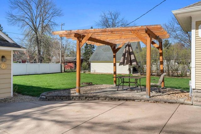 721 6th Street W, Hastings, MN 55033