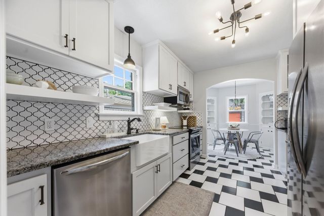 146 N Battin St, Wichita, KS 67208