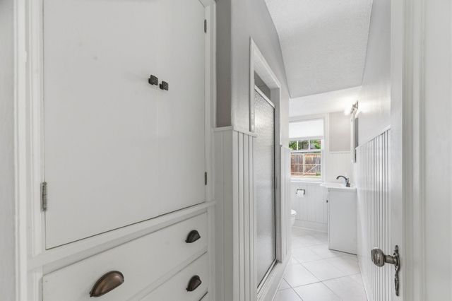 146 N Battin St, Wichita, KS 67208