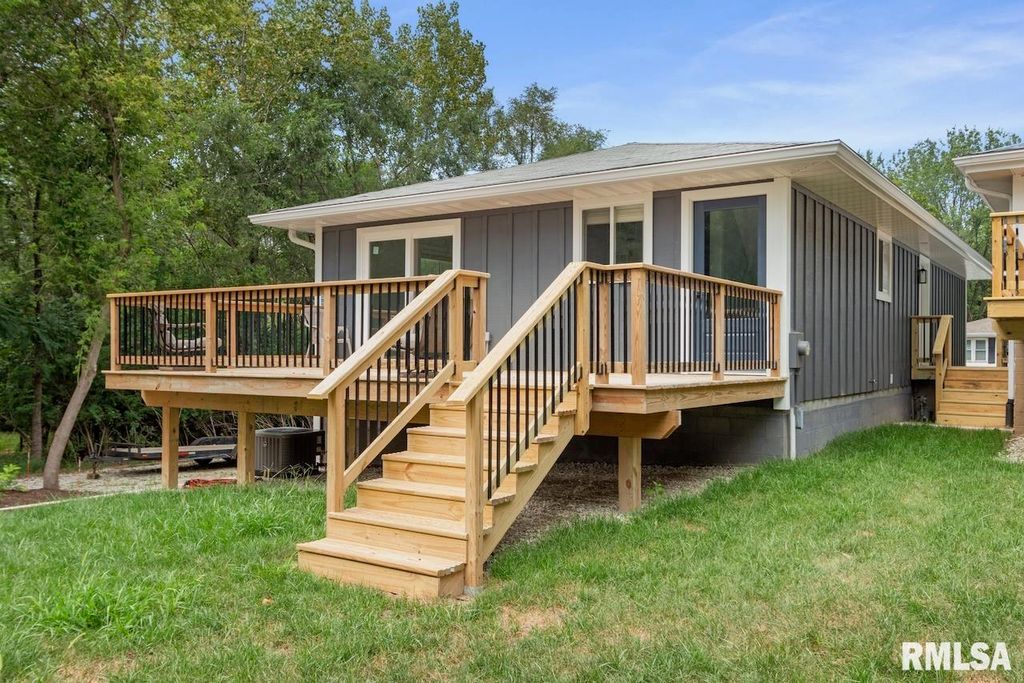 1900 E KNOX Avenue, Peoria, IL 61614