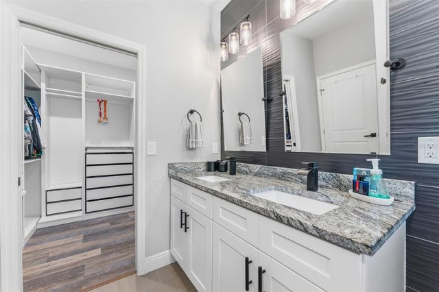 1612 E 97TH AVENUE, Tampa, FL 33612