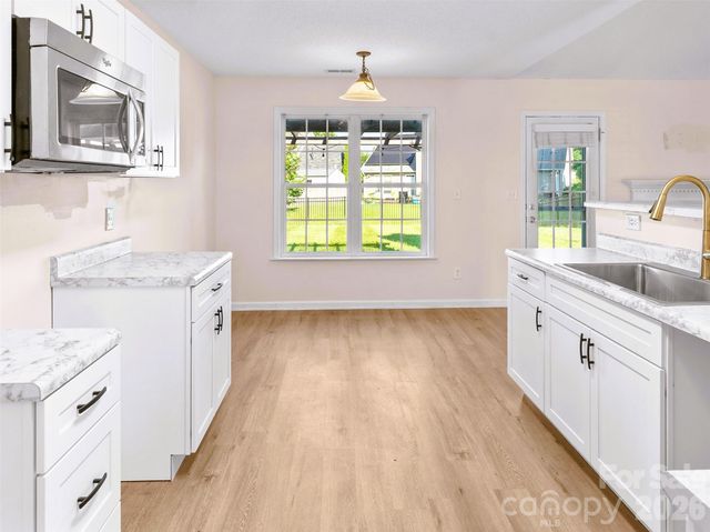 222 Misty Valley Way, Fletcher, NC 28732