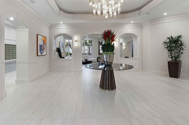 3801 NE 207th St 704, Aventura, FL 33180