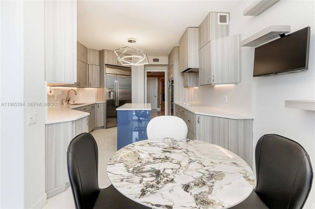 3801 NE 207th St 704, Aventura, FL 33180