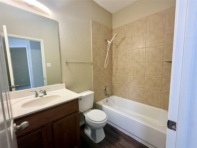 102 Williamson CV, Elgin, TX 78621