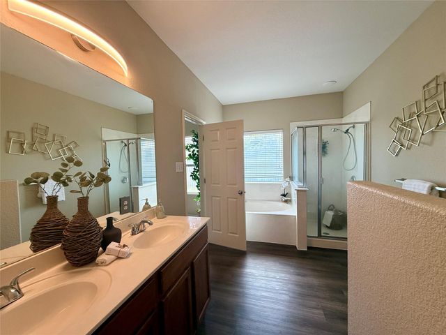 102 Williamson CV, Elgin, TX 78621