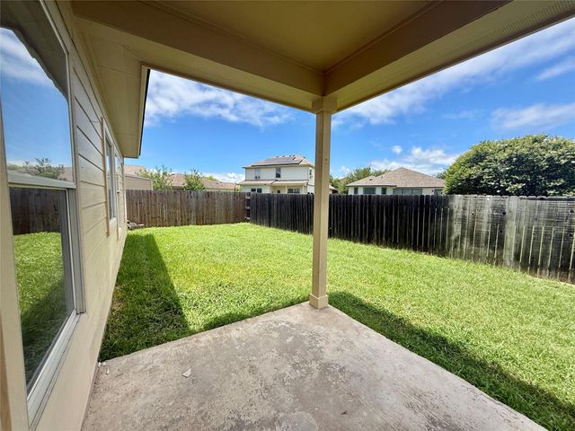 102 Williamson CV, Elgin, TX 78621