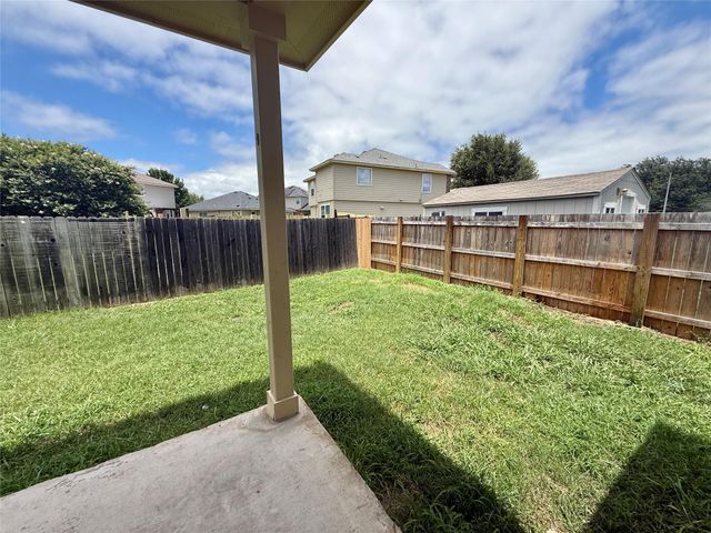 102 Williamson CV, Elgin, TX 78621