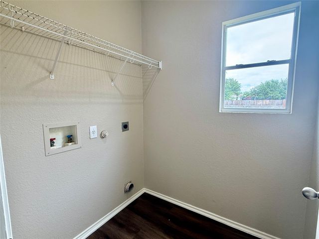 102 Williamson CV, Elgin, TX 78621