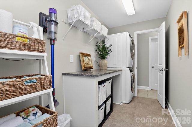 9106 Catherine Woods Place, Charlotte, NC 28277