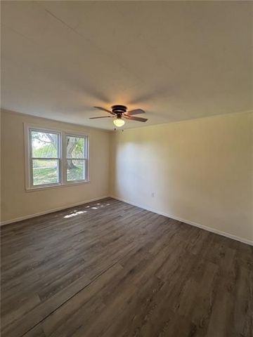 6365 Tuscarawas Rd, Ohioville, PA 15052